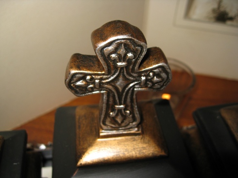 memorial cross for daisy